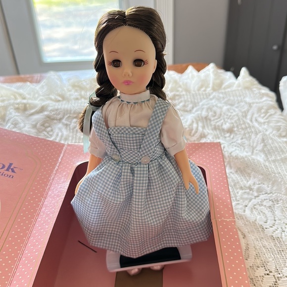 Effanbee 1987 vintage Wizard of Oz Dorothy Storybook Collection - Picture 2 of 8